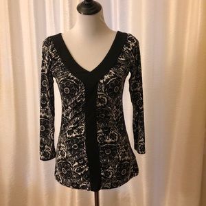Black and white floral top